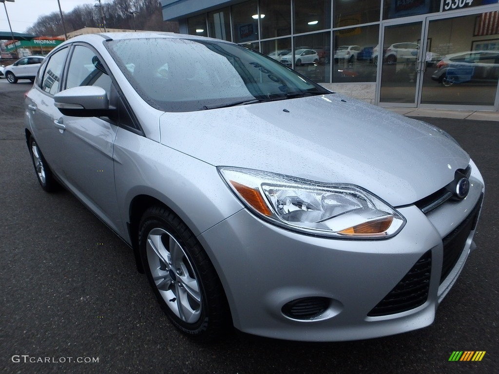 2013 Focus SE Hatchback - Ingot Silver / Charcoal Black photo #2