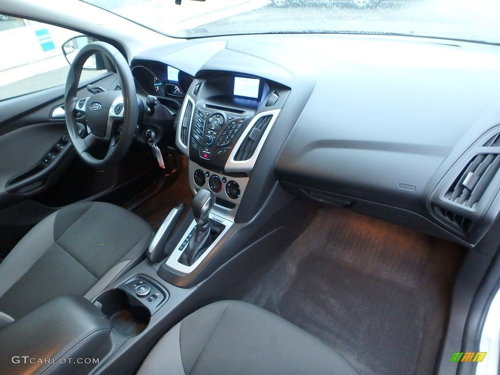 2013 Focus SE Hatchback - Ingot Silver / Charcoal Black photo #12