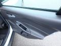 Ingot Silver - Focus SE Hatchback Photo No. 15