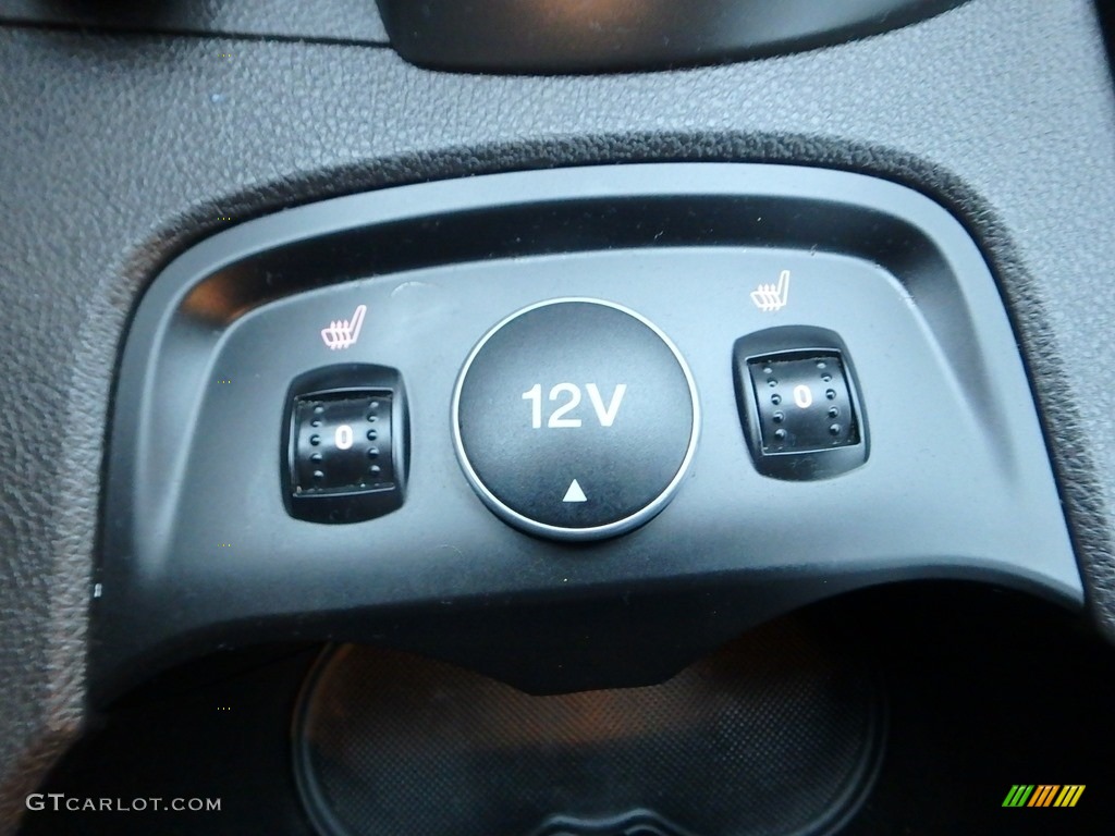 2013 Focus SE Hatchback - Ingot Silver / Charcoal Black photo #21