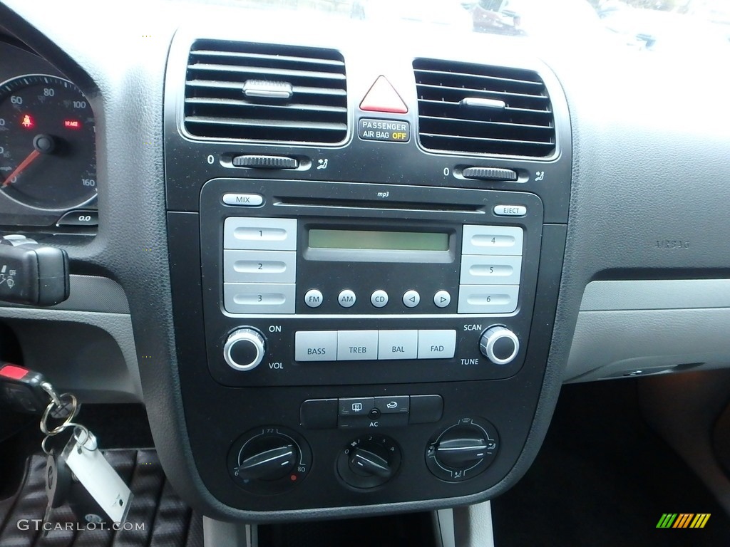 2008 Volkswagen Jetta S Sedan Controls Photos
