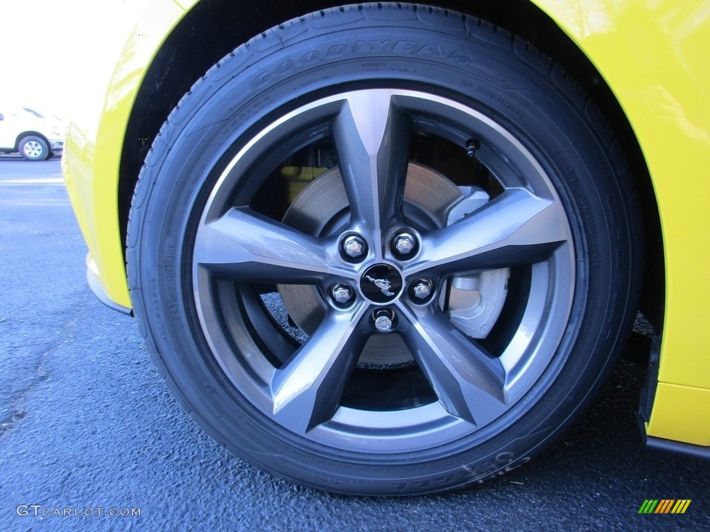 2016 Ford Mustang V6 Convertible Wheel Photos