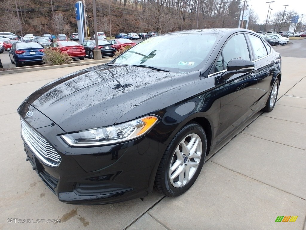 Tuxedo Black Metallic 2015 Ford Fusion SE Exterior Photo #111141080