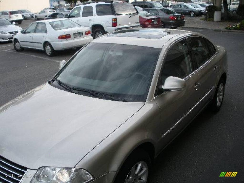 2004 Passat GLS Sedan - Wheat Beige Metallic / Anthracite photo #33
