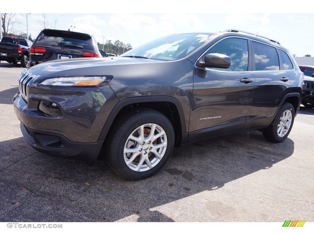 2016 Cherokee Latitude - Granite Crystal Metallic / Black photo #1