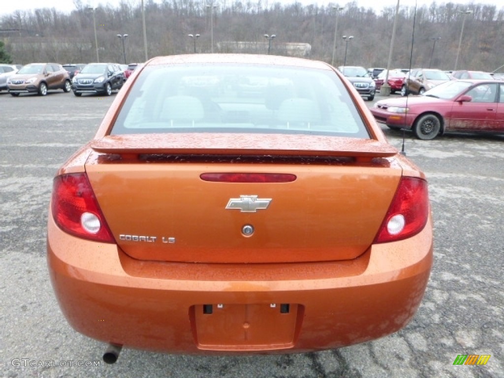 2005 Cobalt LS Sedan - Sunburst Orange Metallic / Gray photo #7