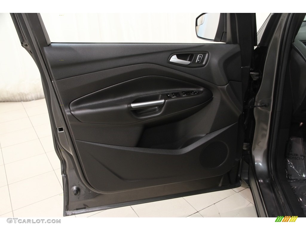 2016 Ford Escape SE 4WD Charcoal Black Door Panel Photo #111150386
