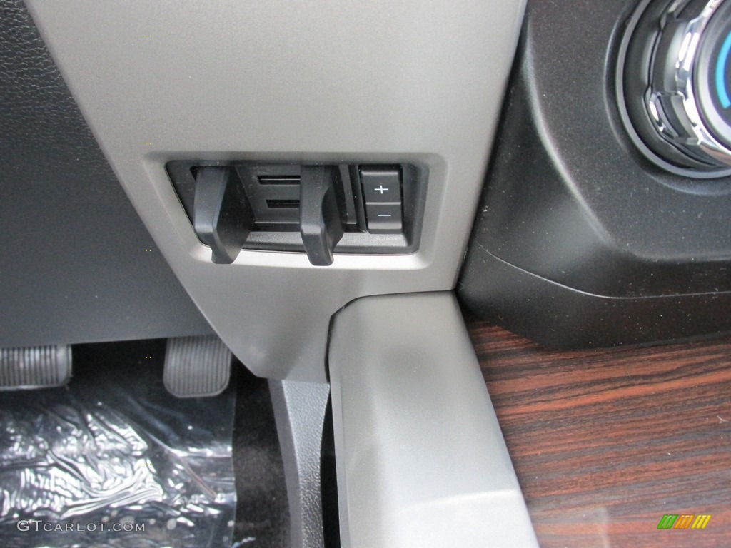2016 F150 Lariat SuperCrew - White Platinum / Black photo #28