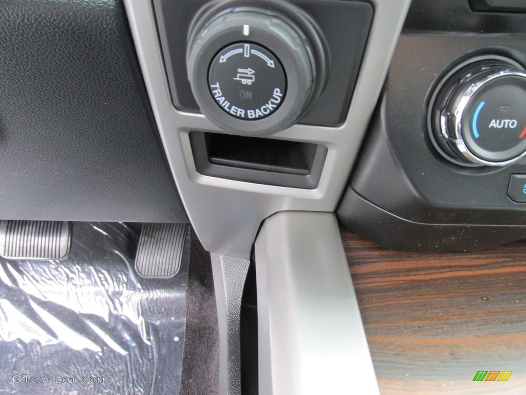 2016 F150 Lariat SuperCrew - Magnetic / Black photo #28