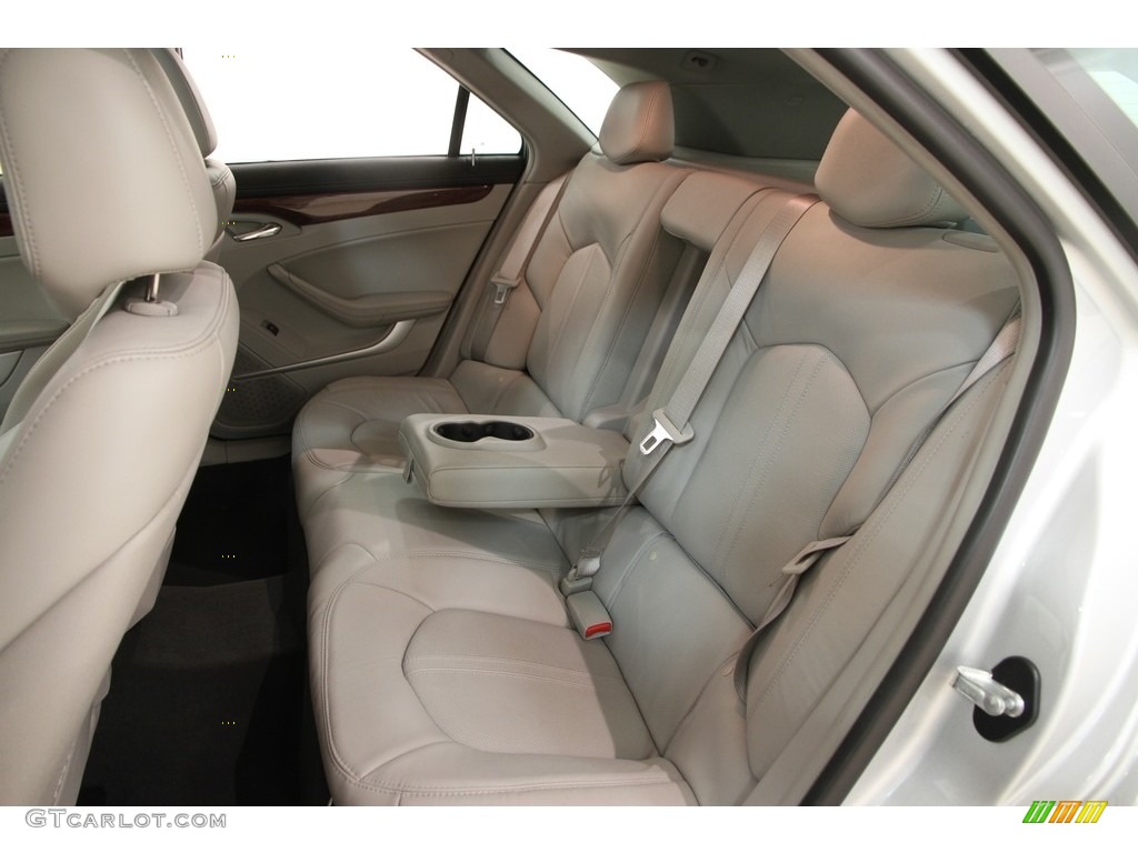 2014 Cadillac CTS Wagon Rear Seat Photos
