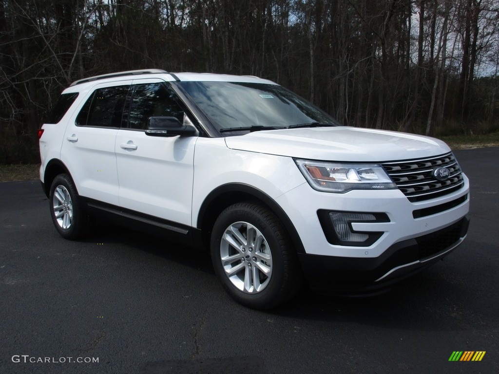 2016 Explorer XLT - Oxford White / Medium Light Camel photo #1