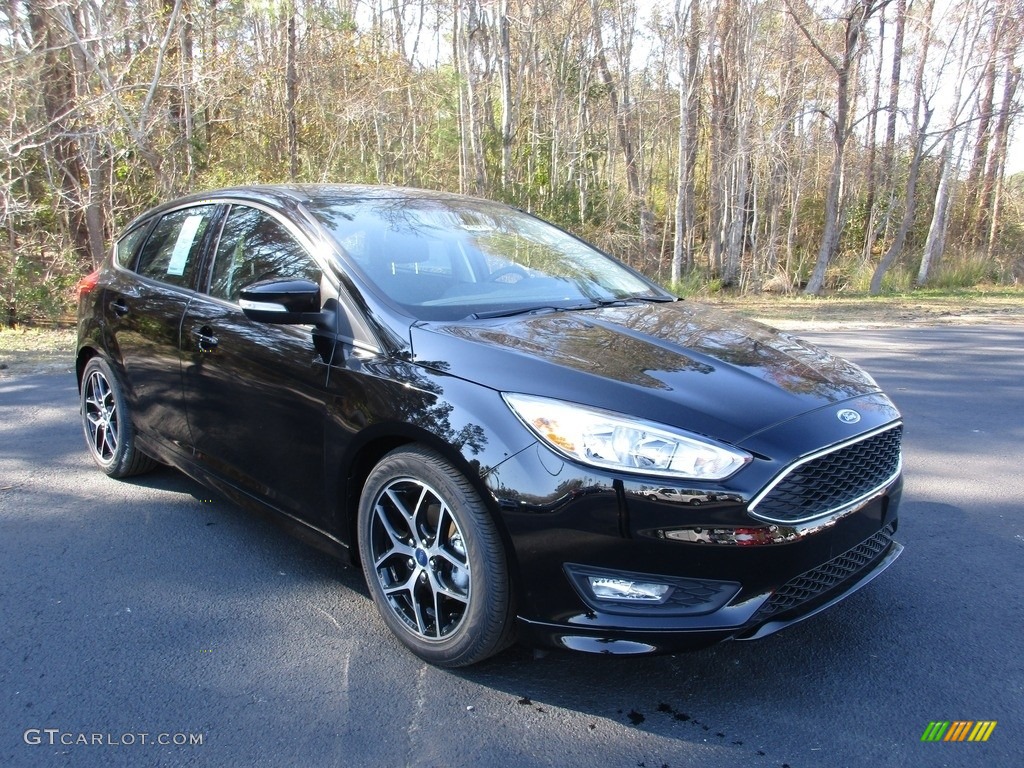 2016 Shadow Black Ford Focus Se Hatch 111154056 Gtcarlot