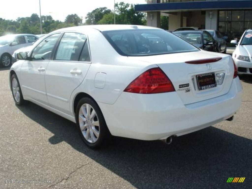 2006 Accord EX-L V6 Sedan - Taffeta White / Ivory photo #4