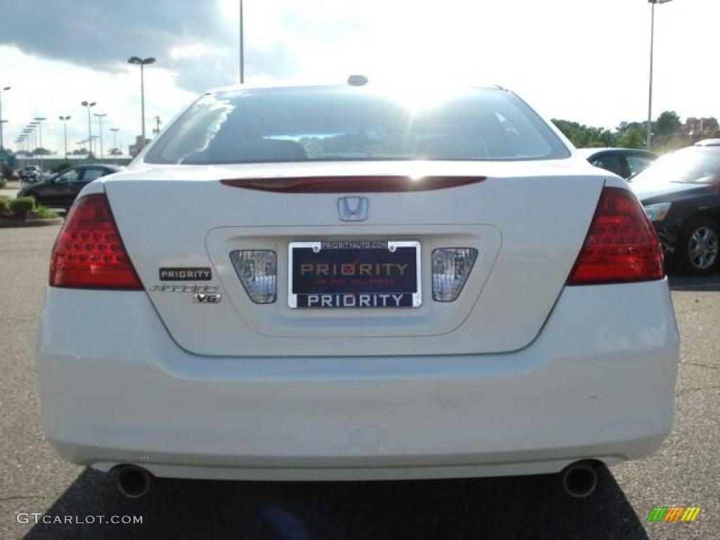 2006 Accord EX-L V6 Sedan - Taffeta White / Ivory photo #5