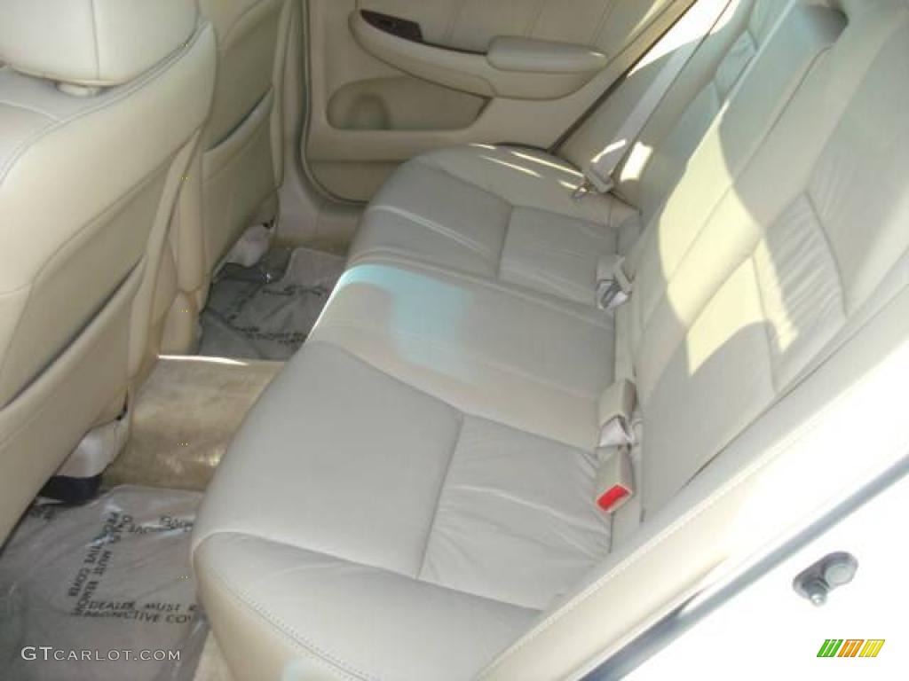 2006 Accord EX-L V6 Sedan - Taffeta White / Ivory photo #11