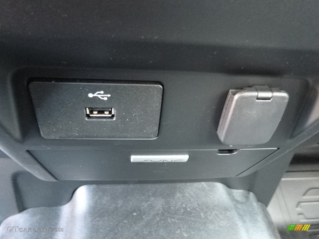 2016 F150 XLT SuperCab 4x4 - Magnetic / Medium Earth Gray photo #13