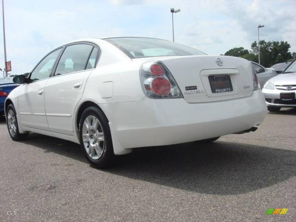 2005 Altima 2.5 S - Satin White Pearl / Blond photo #4