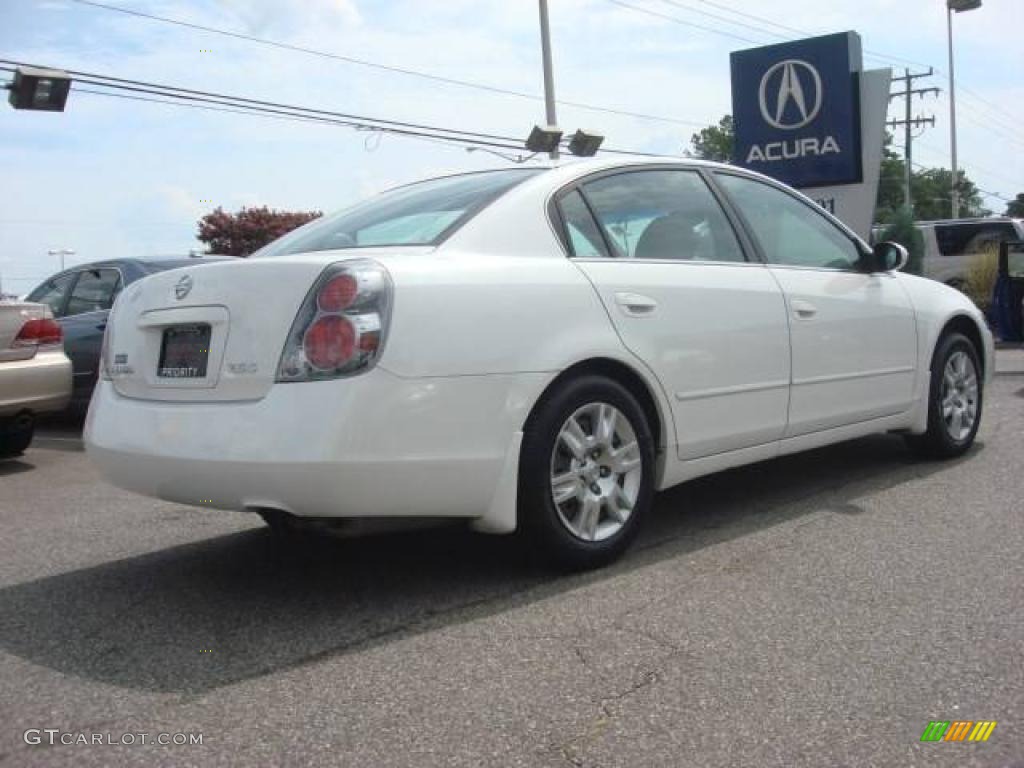 2005 Altima 2.5 S - Satin White Pearl / Blond photo #6