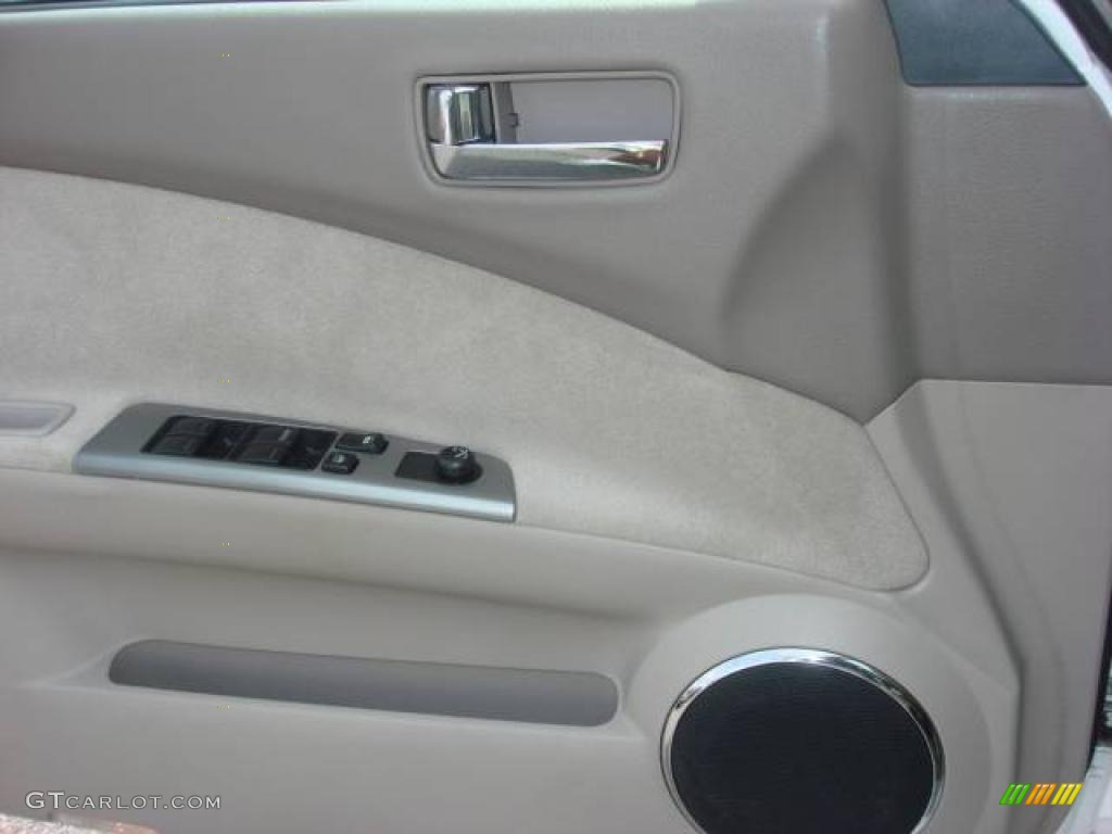 2005 Altima 2.5 S - Satin White Pearl / Blond photo #14