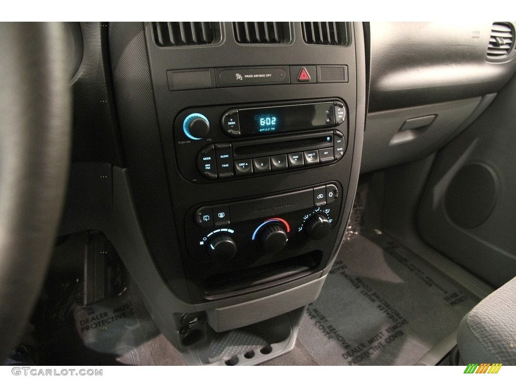 2006 Caravan SE - Bright Silver Metallic / Medium Slate Gray photo #8