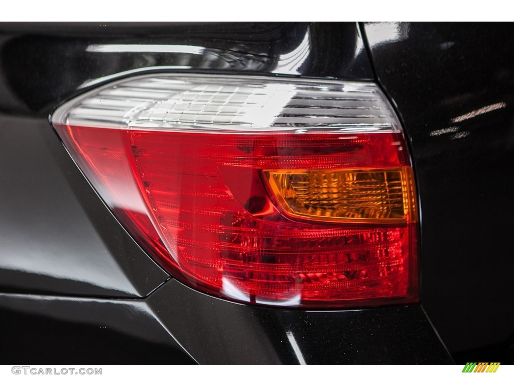 2010 Highlander  - Black / Sand Beige photo #27