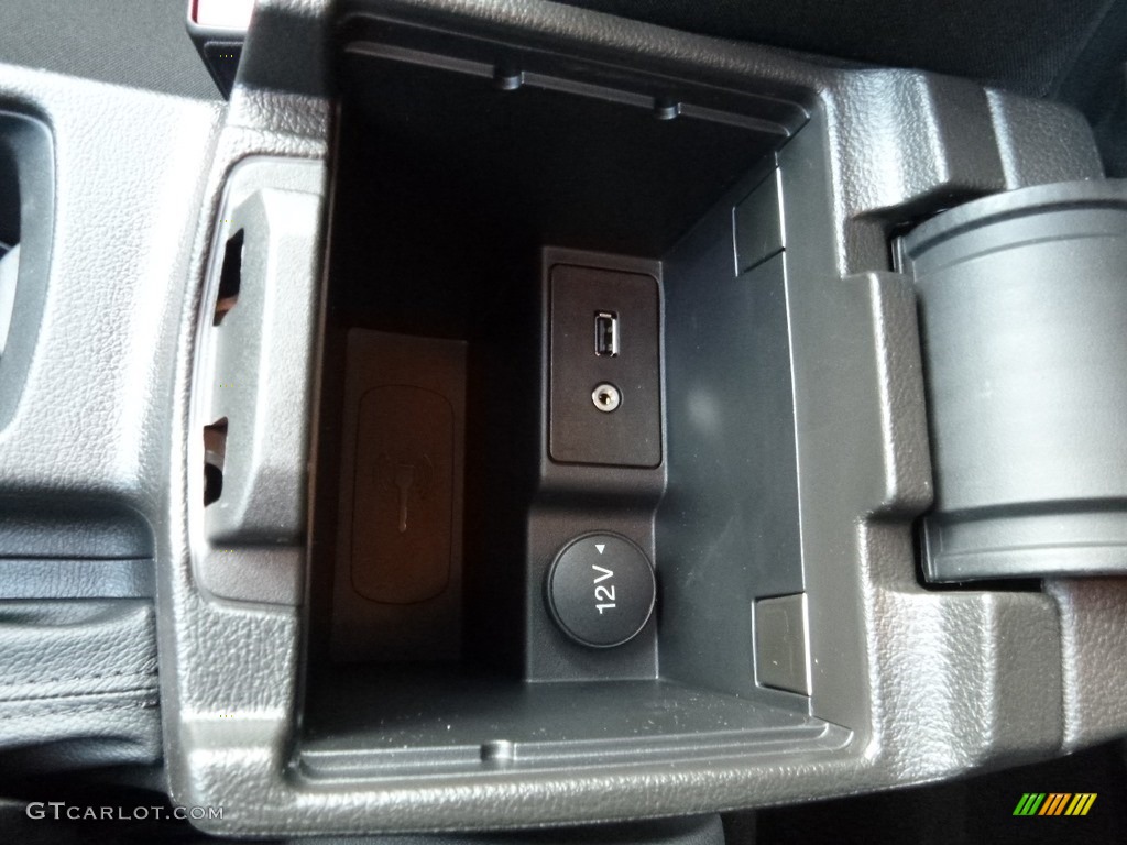 2016 Focus SE Sedan - Oxford White / Charcoal Black photo #14