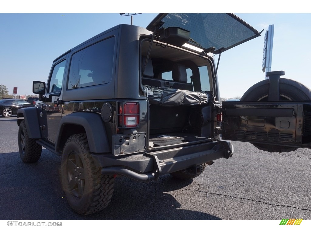 2012 Wrangler Call of Duty: MW3 Edition 4x4 - Black / Call of Duty: Black Sedosa/Silver French-Accent photo #14