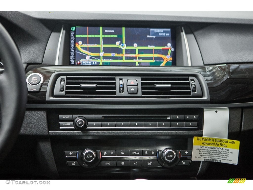 2016 BMW 5 Series 528i Sedan Controls Photos