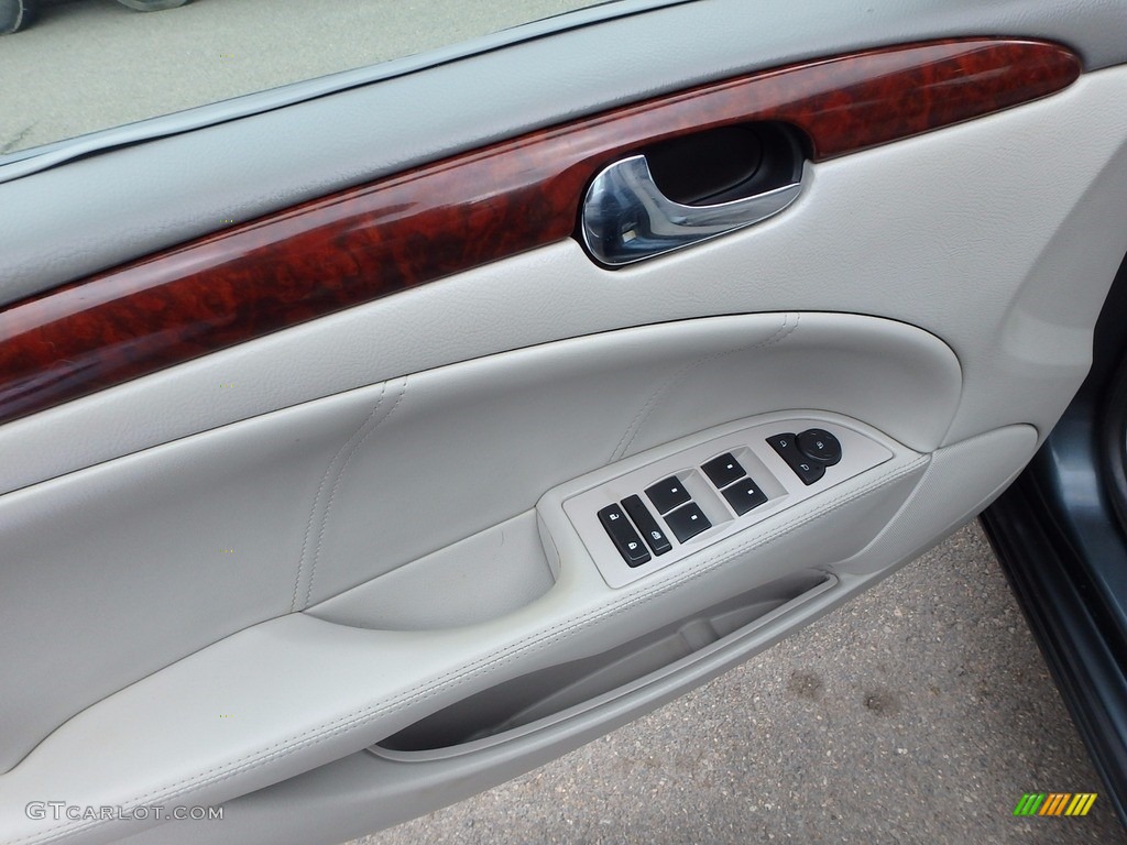2009 Buick Lucerne CX Titanium Door Panel Photo #111182572