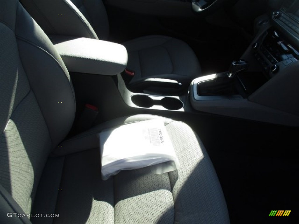 2017 Elantra Limited - Silver / Gray photo #12