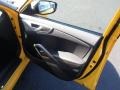 26.2 Yellow - Veloster  Photo No. 11