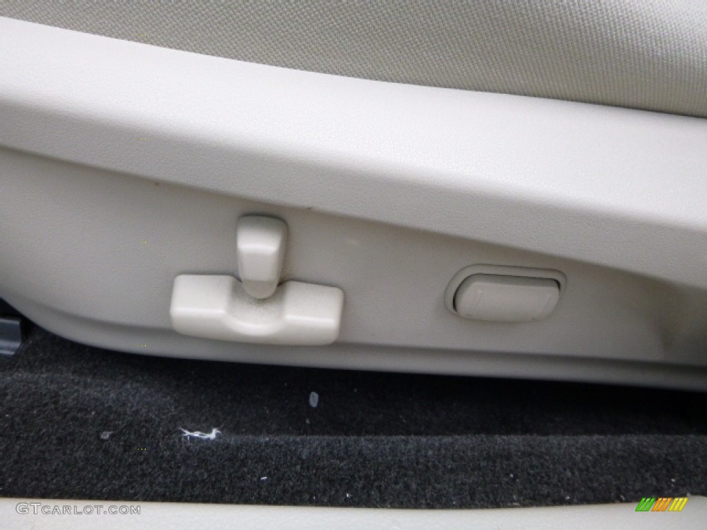 2012 Outback 2.5i Premium - Deep Indigo Pearl / Warm Ivory photo #16