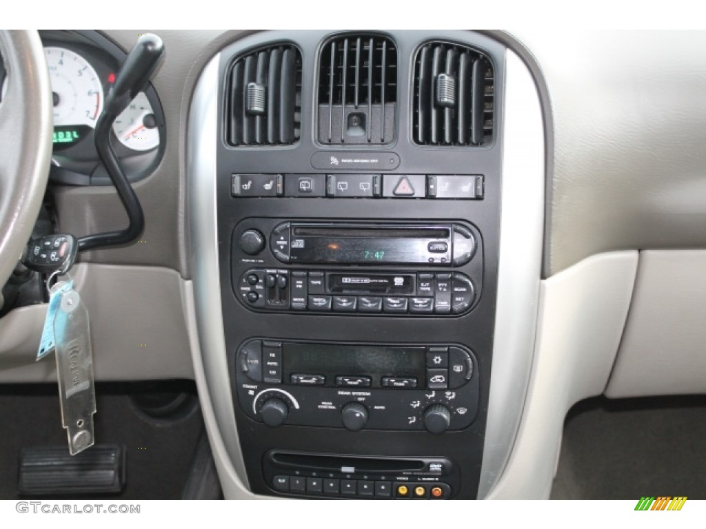 2006 Town & Country Touring - Magnesium Pearl / Medium Slate Gray photo #12