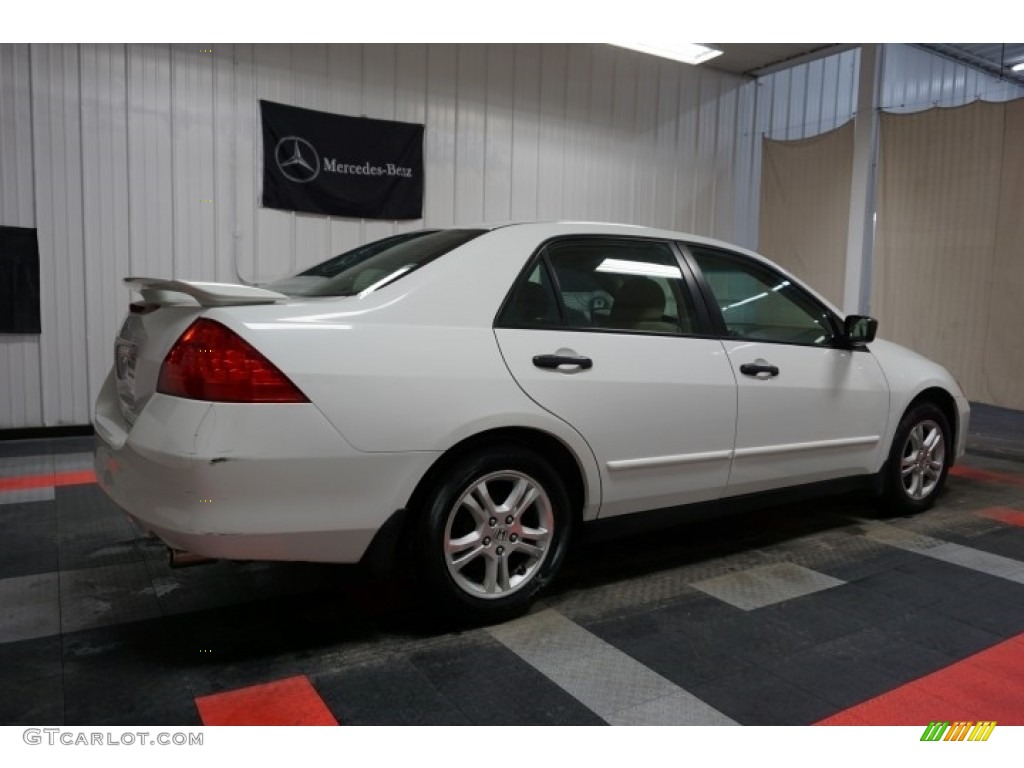 2007 Accord Value Package Sedan - Taffeta White / Gray photo #7