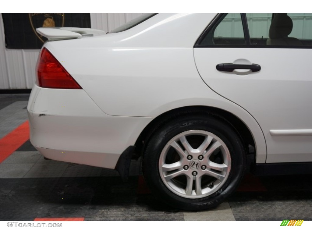 2007 Accord Value Package Sedan - Taffeta White / Gray photo #60