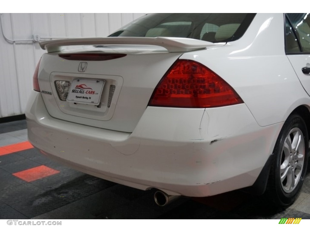 2007 Accord Value Package Sedan - Taffeta White / Gray photo #69