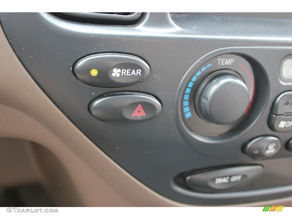 2003 Sequoia SR5 - Phantom Gray Pearl / Oak photo #44