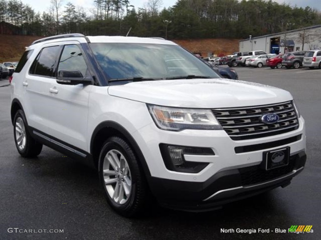 2016 Explorer XLT - Oxford White / Medium Light Camel photo #7