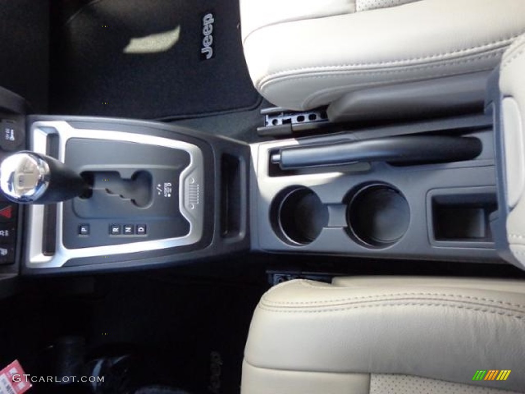 2016 Compass High Altitude - Billet Silver Metallic / Light Pebble Beige/Dark Slate Gray photo #15