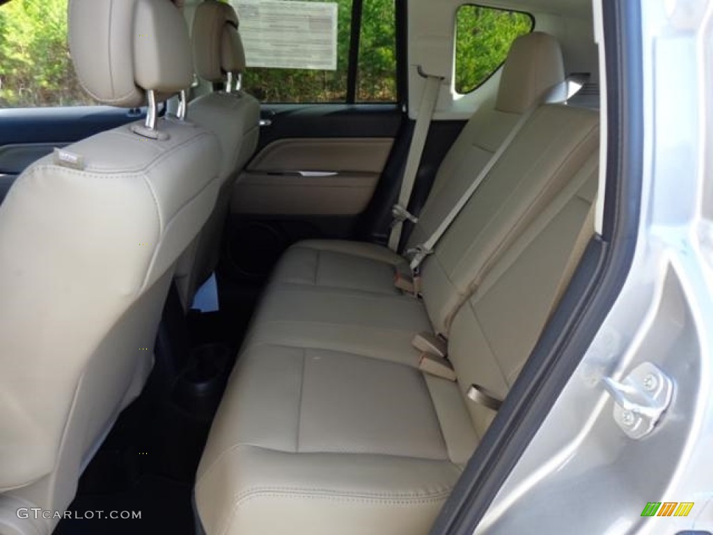 2016 Compass High Altitude - Billet Silver Metallic / Light Pebble Beige/Dark Slate Gray photo #17