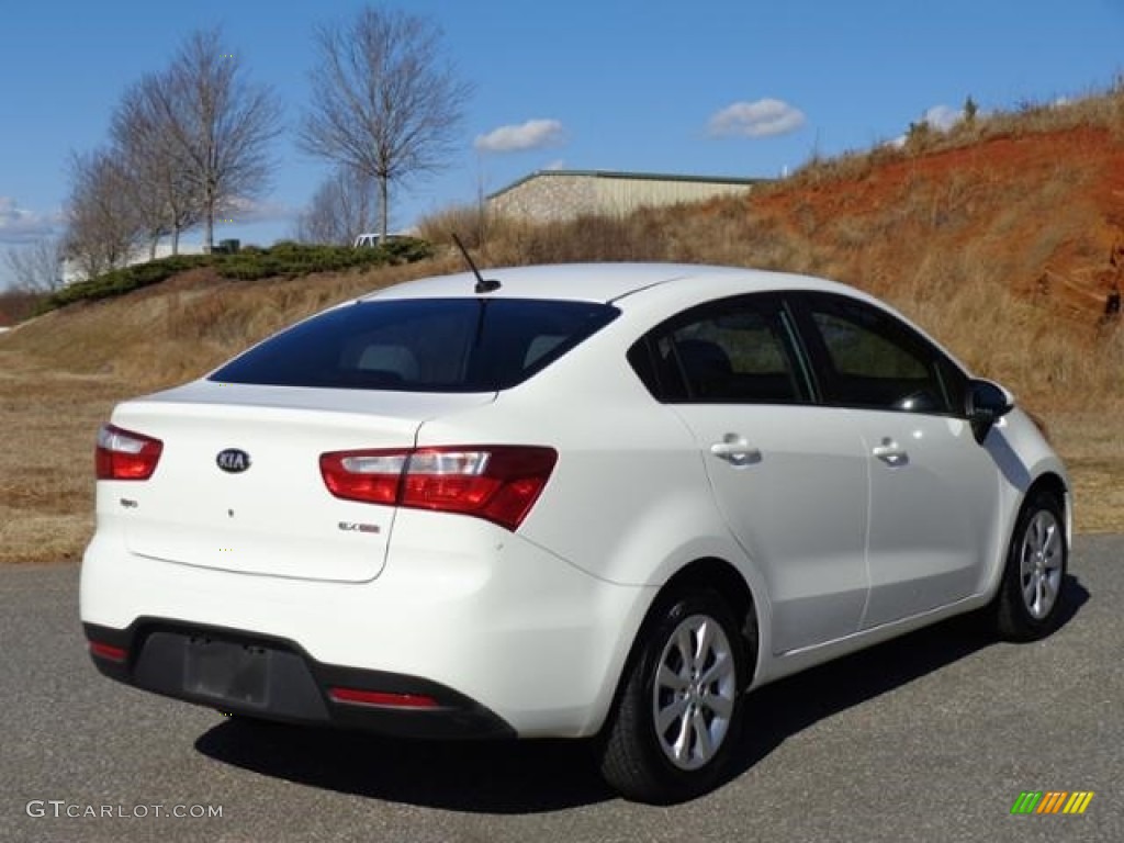 2013 Rio EX Sedan - Clear White / Beige photo #7