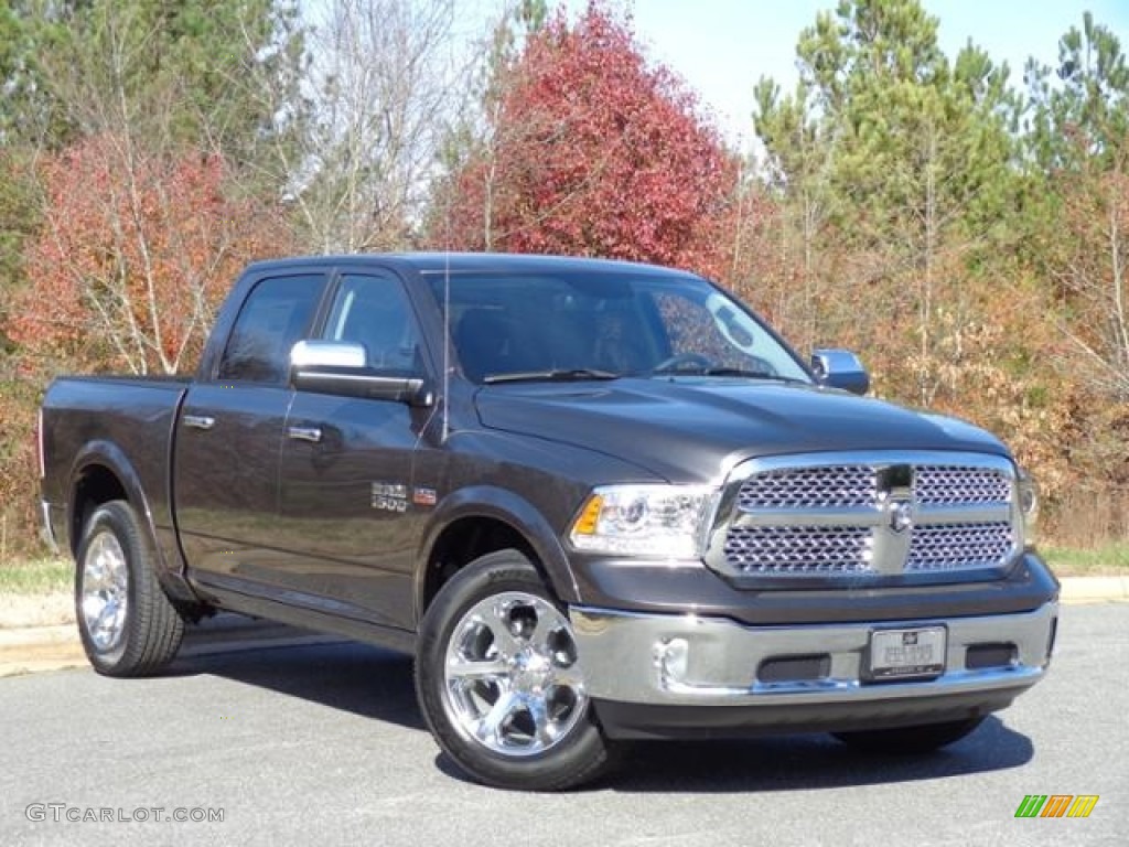 2016 1500 Laramie Crew Cab 4x4 - Granite Crystal Metallic / Black photo #4