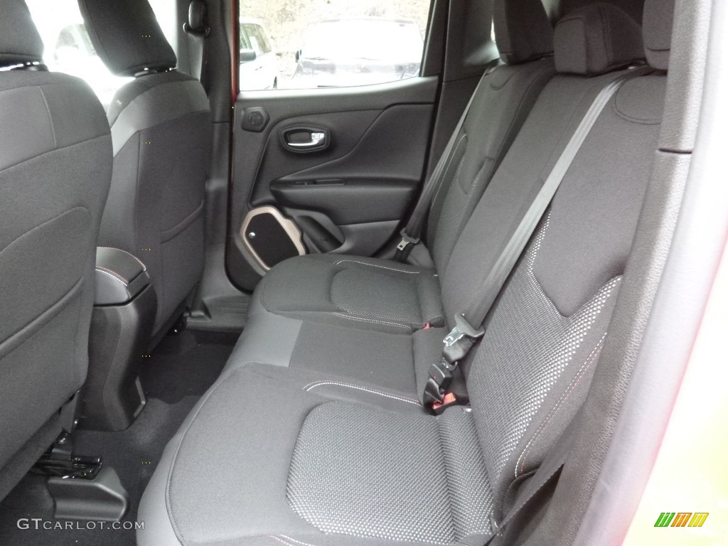 2016 Jeep Renegade Latitude Rear Seat Photos