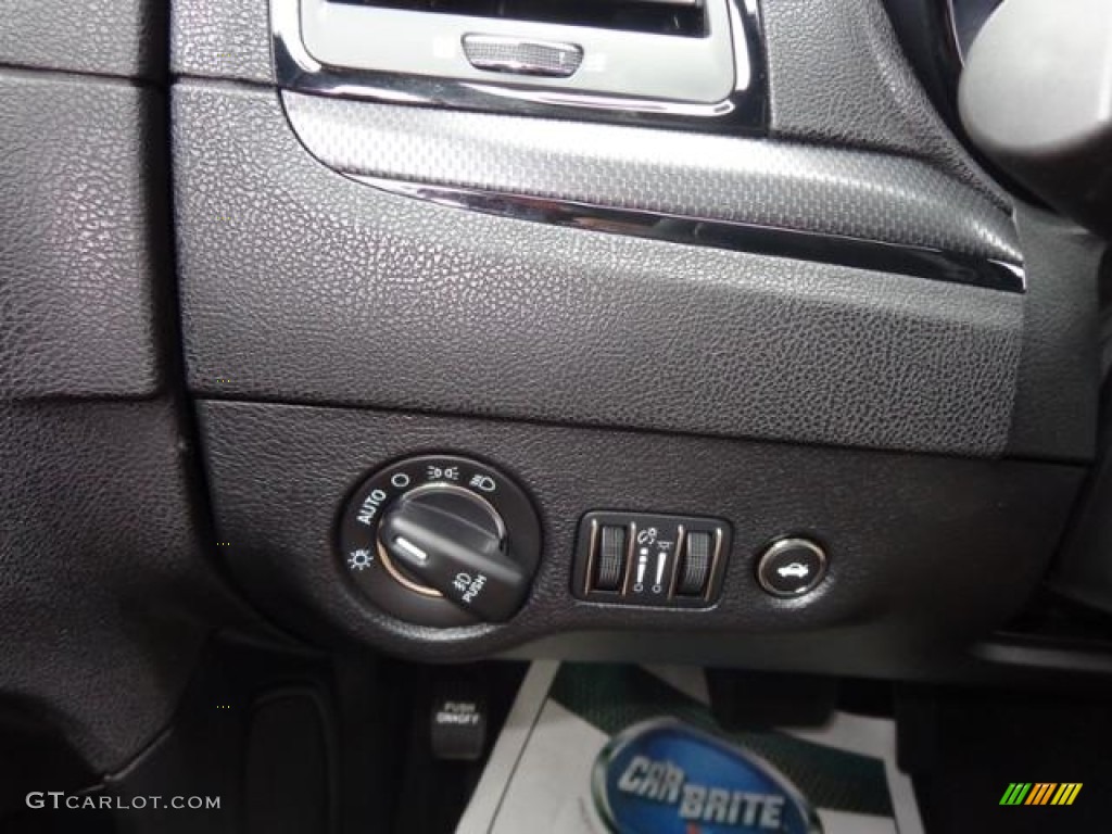 2015 Chrysler 300 S Controls Photo #111229571