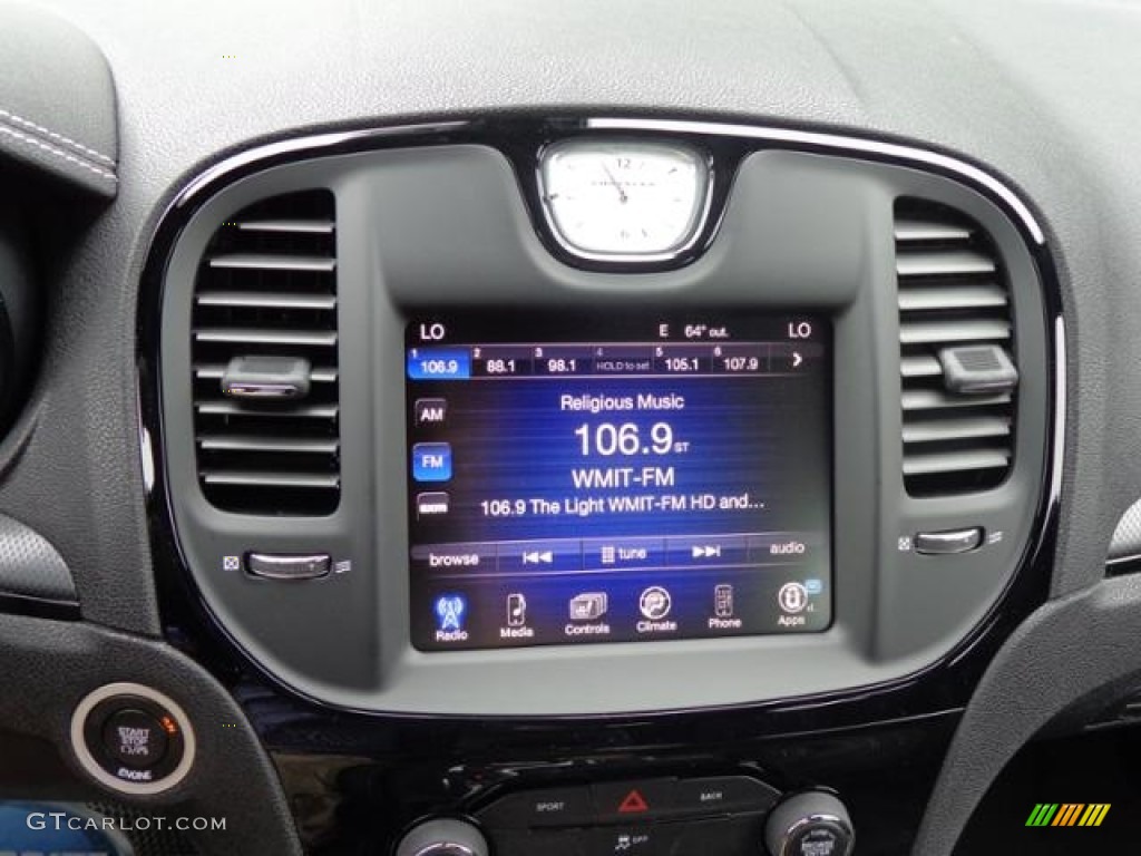 2015 Chrysler 300 S Controls Photos