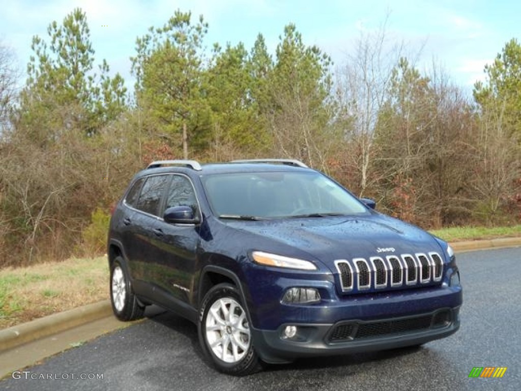 2016 Cherokee Latitude - True Blue Pearl / Black photo #4