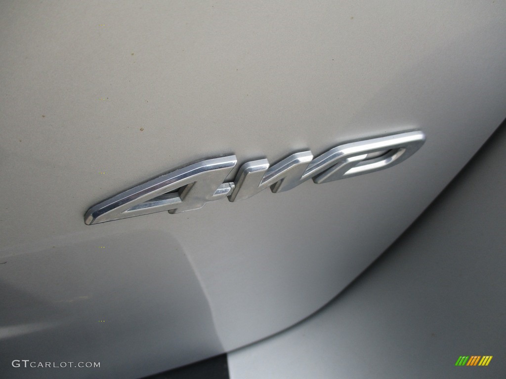 2011 Highlander V6 4WD - Classic Silver Metallic / Ash photo #17