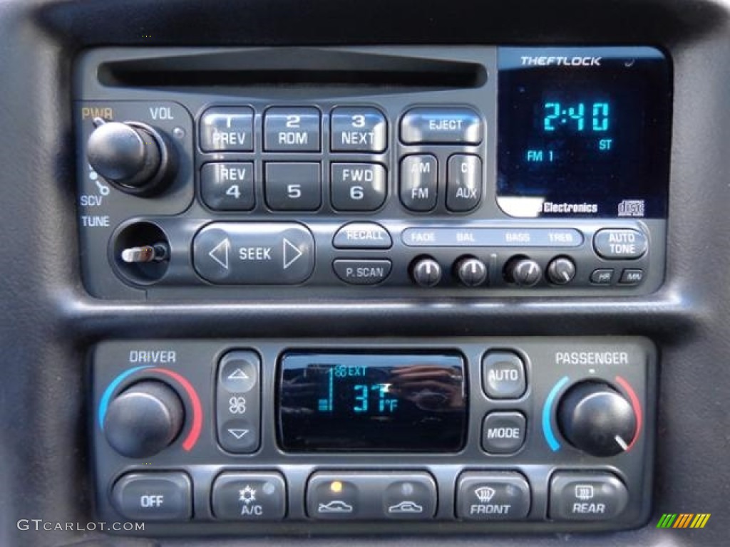 2002 Chevrolet Corvette Coupe Controls Photo #111259816