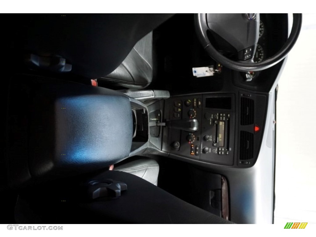 2004 S60 2.4 - Black / Graphite photo #27