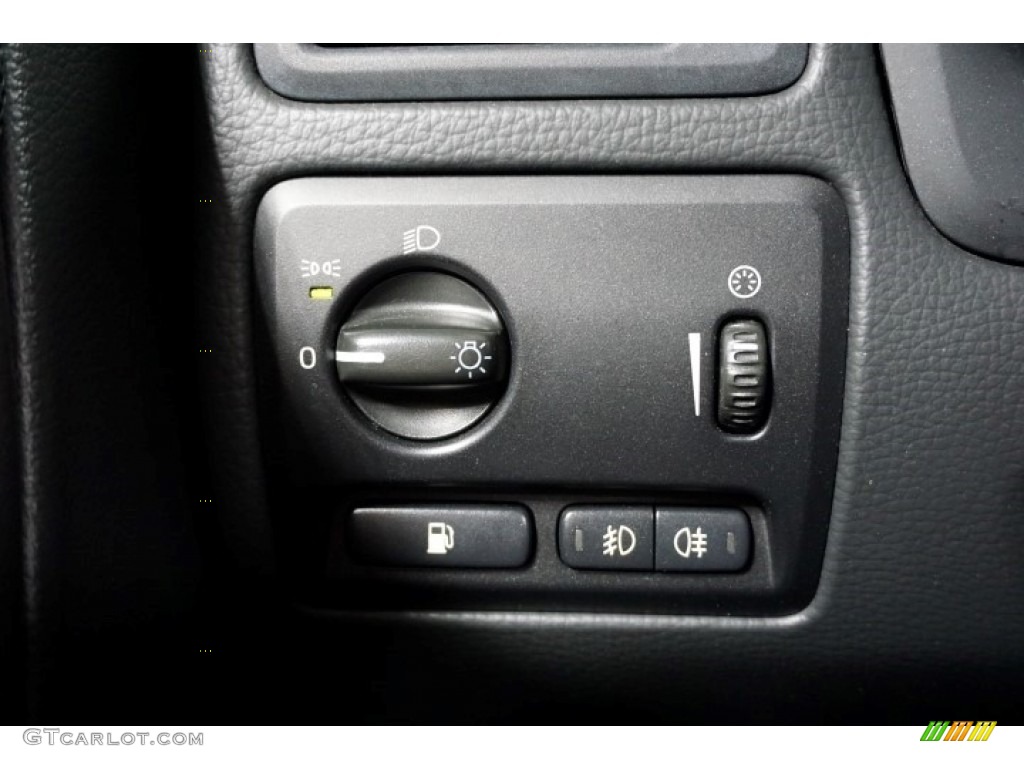 2004 S60 2.4 - Black / Graphite photo #33